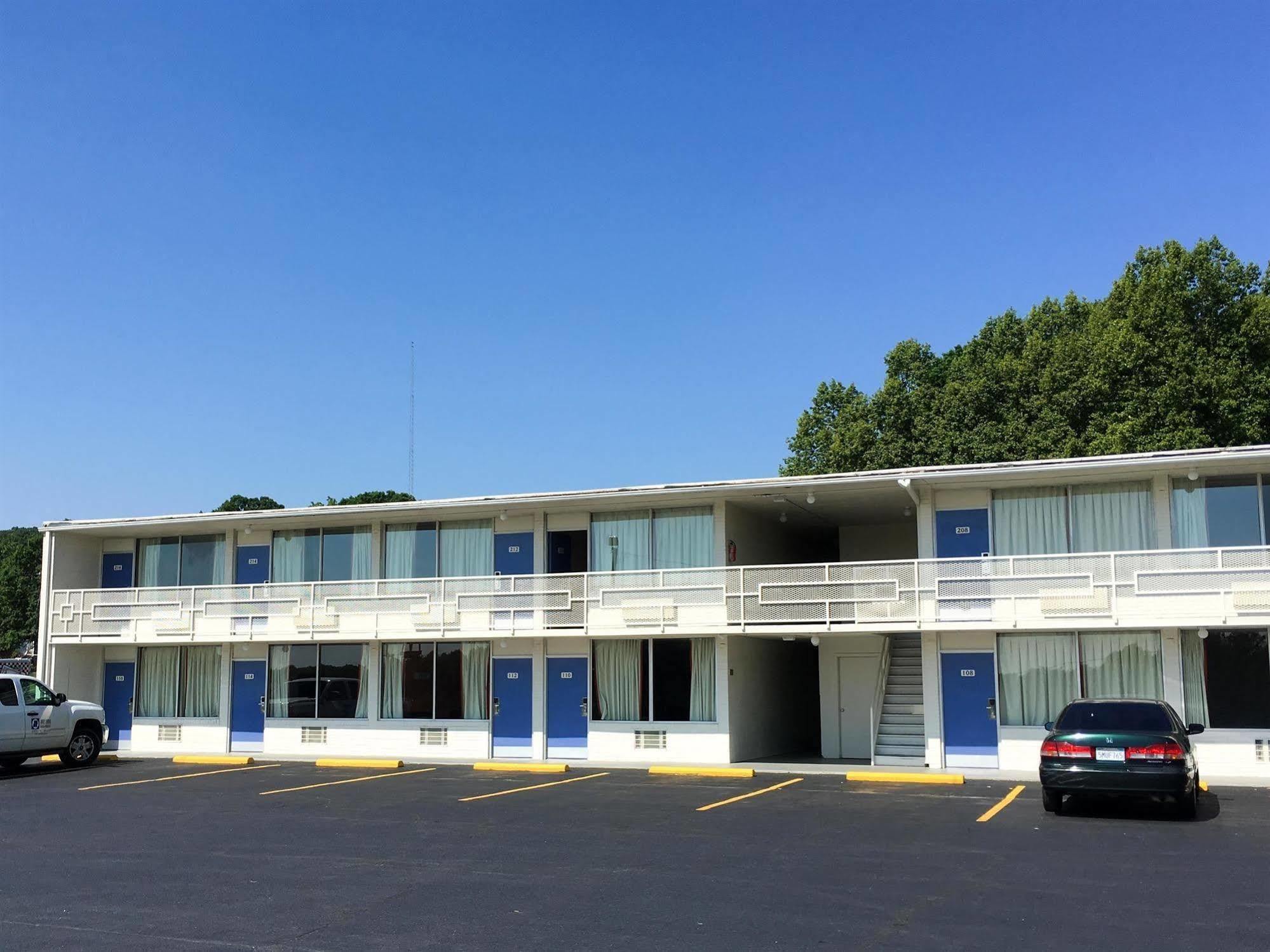 6-connellys Springs, Nc Hotel 3*