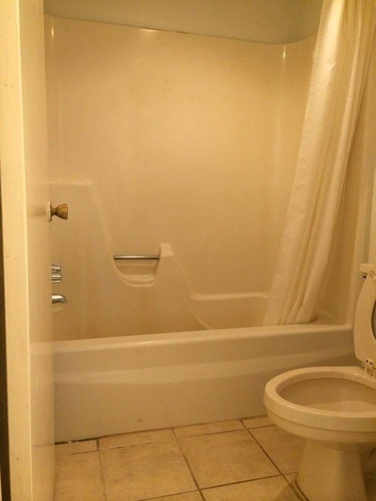 Hotel 6-connellys Springs, Nc 2*