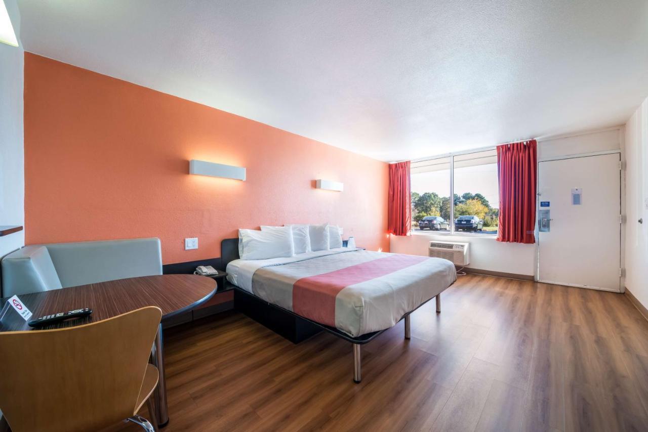Hotel 6-connellys Springs, Nc 2*